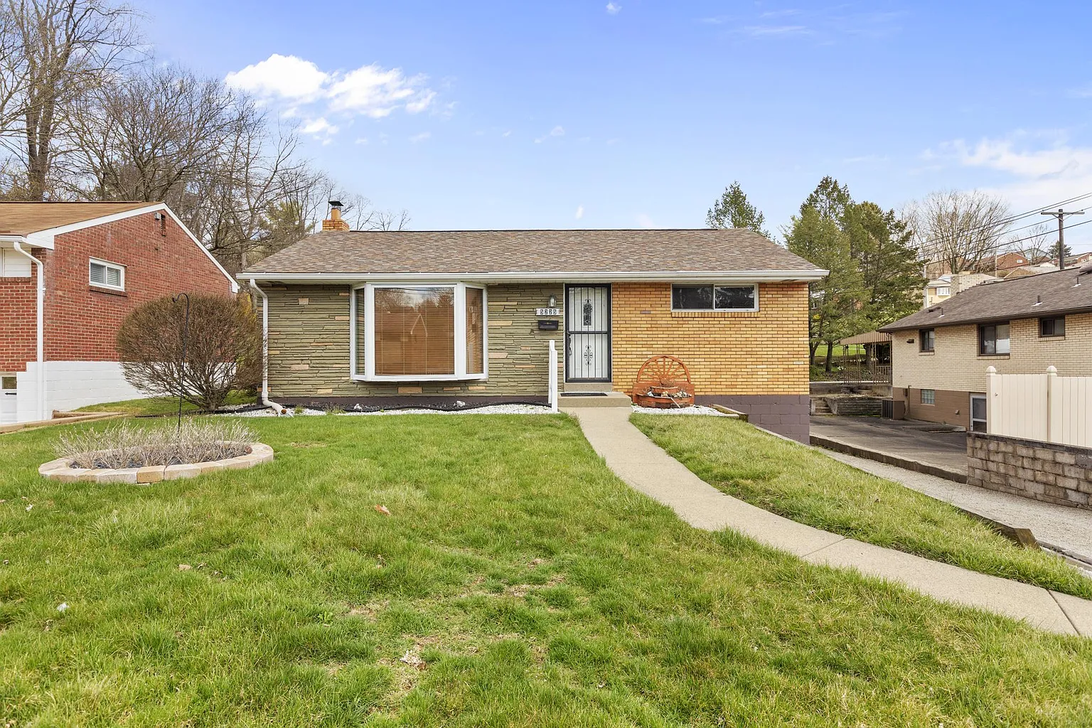 5225 Ranchview Dr photo 1