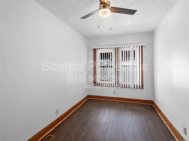113 SE Delaware Ave — Photo 9