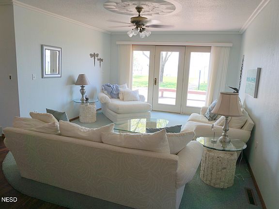 3rd image of 70 Paradise Dr