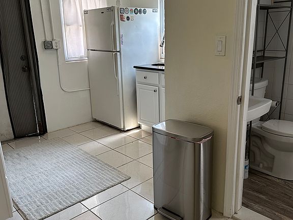 3rd image of 1012 11th St #2