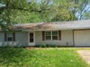 610 Dogwood Dr, Champaign, IL 61821