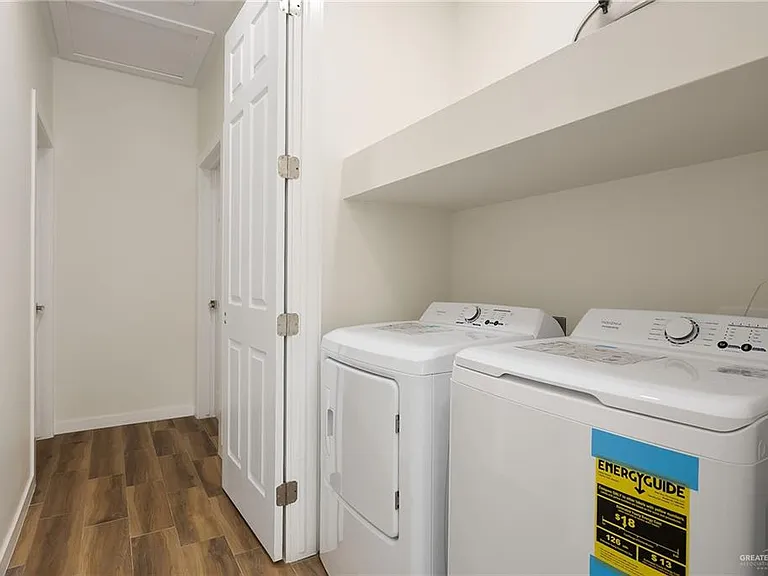 609 N Onyx Ave #1 — Photo 8