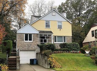 21718 77th Ave, Oakland Gardens, NY 11364