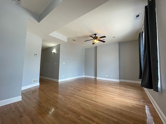 2nd image of 4324 S Calumet Ave #2