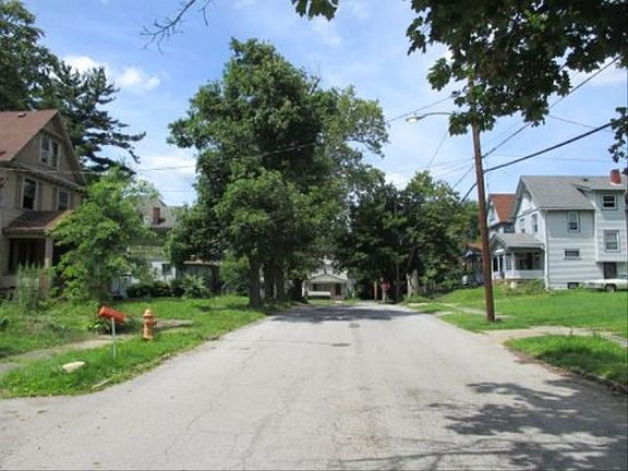 5th image of 431 W Delason Ave