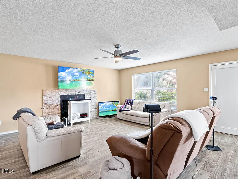 12564 Paseo Alegre Dr — Photo 11