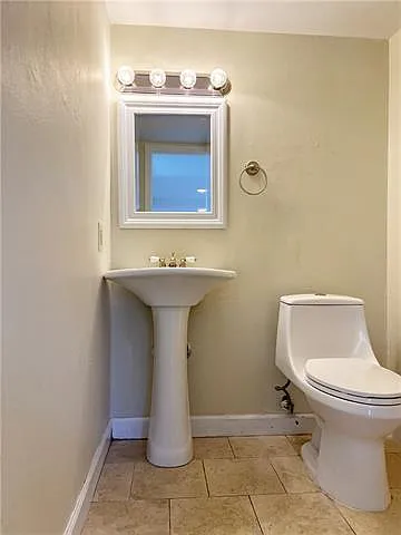 1107 Carrollton Ave — Photo 7