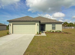 529 Tortola Ave, Tavares, FL 32778