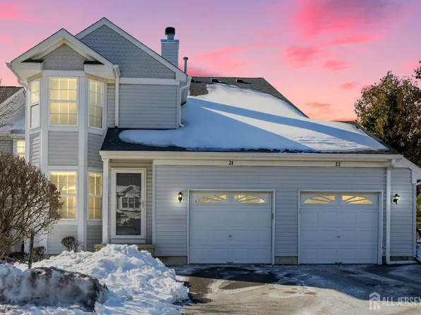 21 Hendricks Ct, Sayreville, NJ 08872