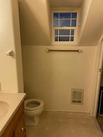 712 1/2 N Park St #1/2 — Photo 5