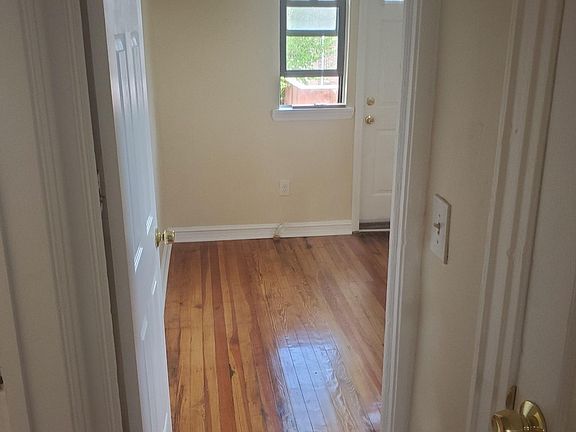 4th image of 4170 De Reimer Ave