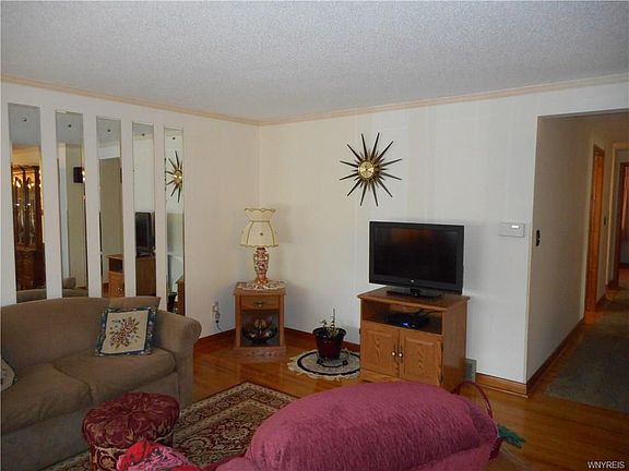 5th image of 118 N Transit Hill Dr