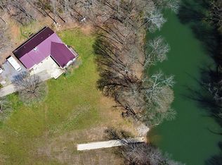 418 Circle R Dr, Benton, TN 37307