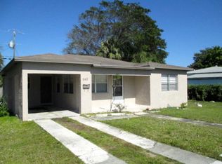 942 W 4th St, Riviera Beach, FL 33404
