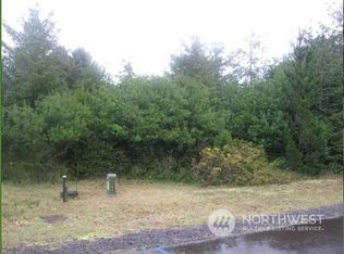 452 Lake West Loop NE, Ocean Shores, WA 98569