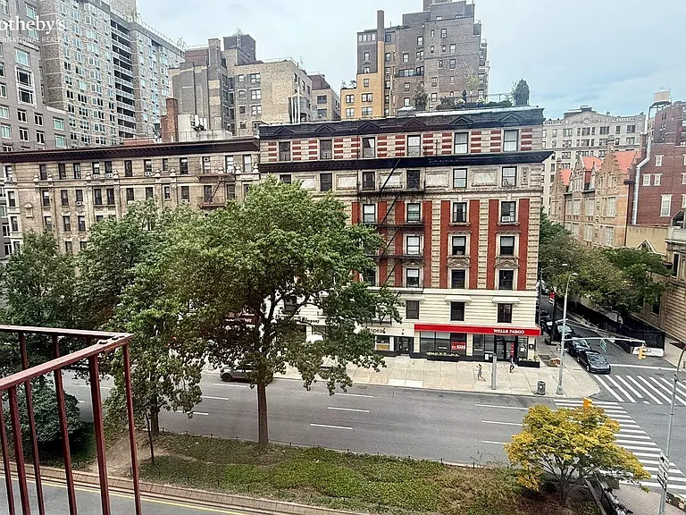 2274 Broadway #4C — Photo 6