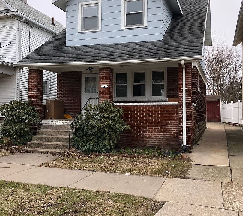 1st image of 1021 W 31st St