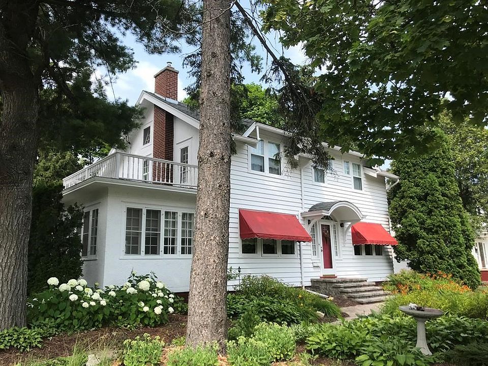 1st image of 722 Louisiana St
