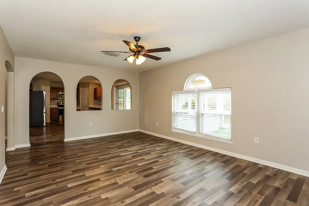 4 bed, 2.5 bath, 2156 sqft, $3,290 — Photo 4