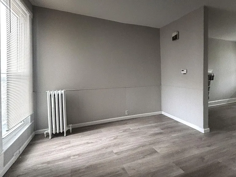 705 Edgemore Rd — Photo 20