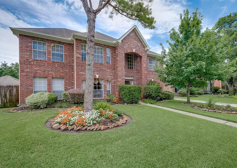 1st image of 10910 Spruce Knoll Cir