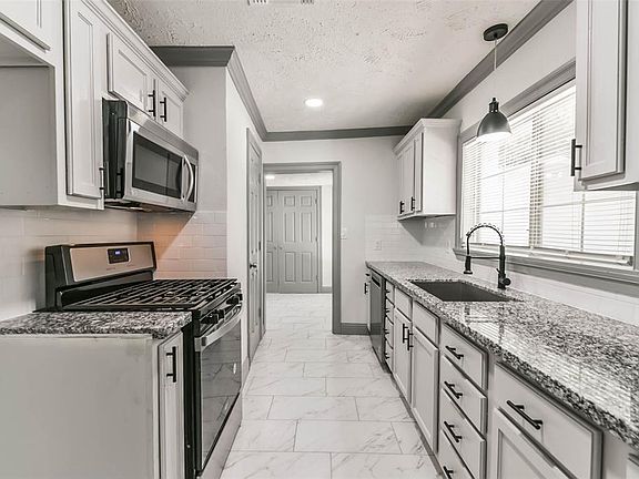 5th image of 8128 Glenbrook Dr