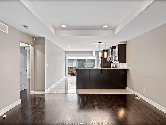 4th image of 11918 Thistledown Ave