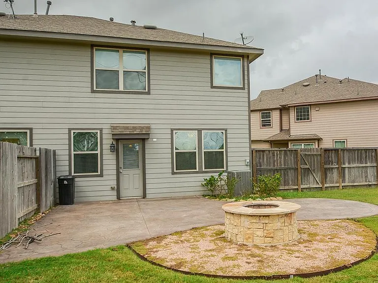 6490 Calgary Woods Ln — Photo 31
