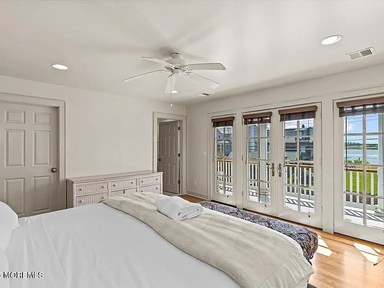 1043 Barnegat Ln — Photo 43