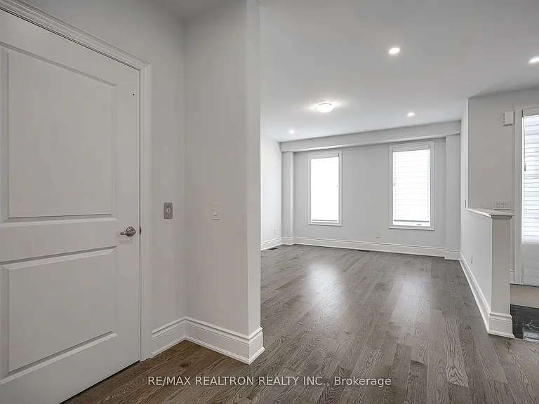 9480 Bayview Ave #4A — Photo 10