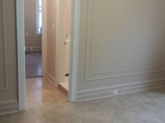 3rd image of 530 40th St APT 3R