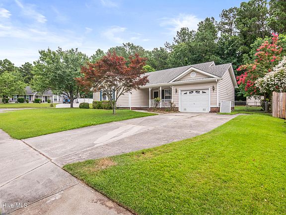 4th image of 224 Audubon Dr