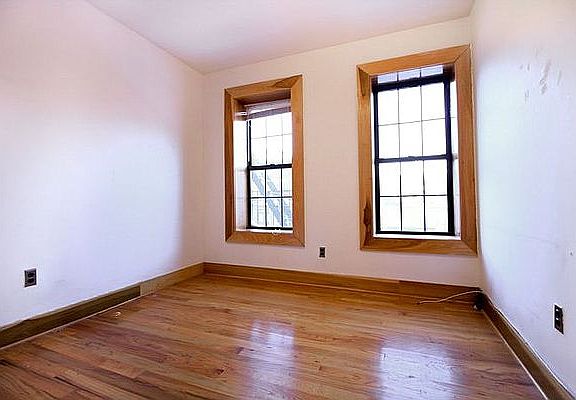 5th image of 140 Lexington Ave #13