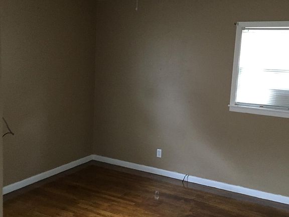 2nd image of 3514 Hawthorne Dr