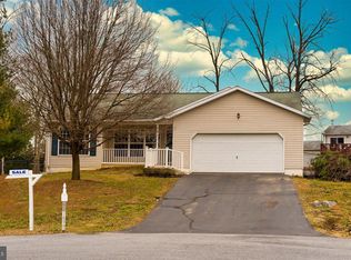 16901 Hampshire Dr, Williamsport, MD 21795