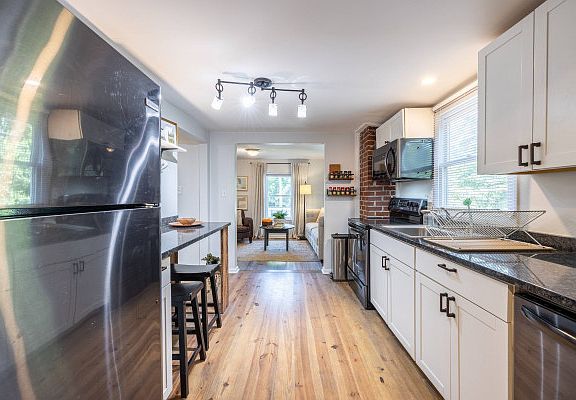 3rd image of 145 Griffeth St