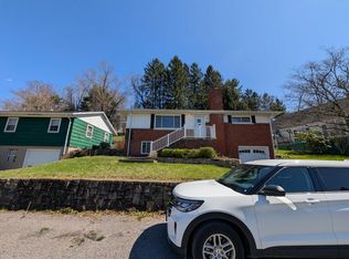 1126 S Park Dr, Fairmont, WV 26554