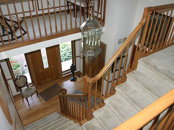 4th image of 2305 Waterbend Dr