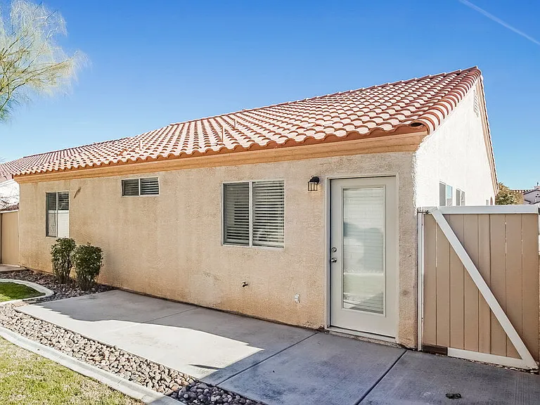 9633 Crystal Ridge Rd — Photo 16