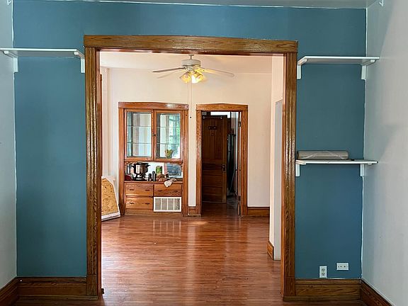 2nd image of 2624 N Francisco Ave #1
