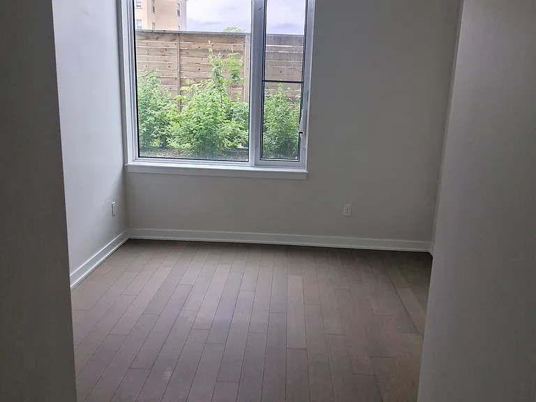 360 Deschatelets Ave #104 — Photo 10