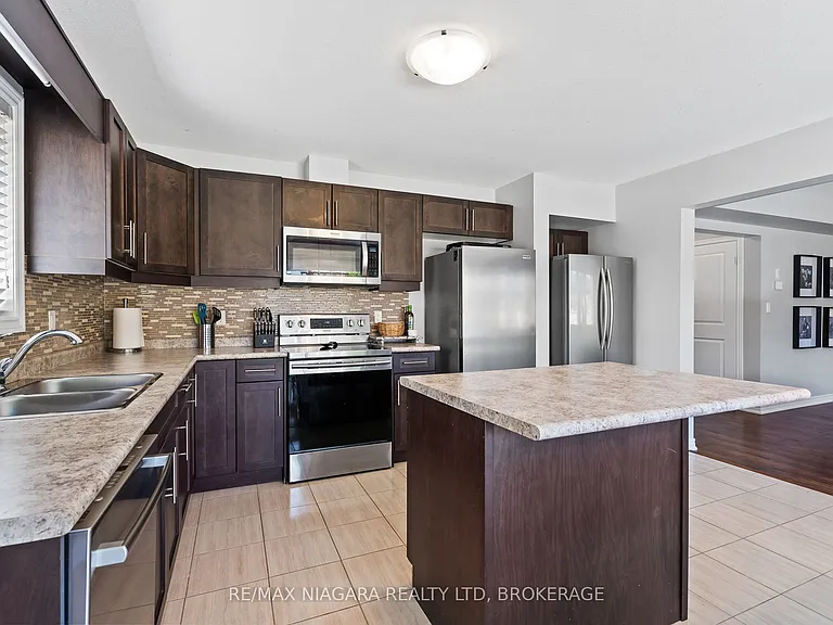 7 Riley Ave — Photo 11