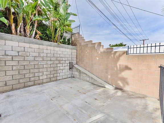 5th image of 2221 Alexdale Ln