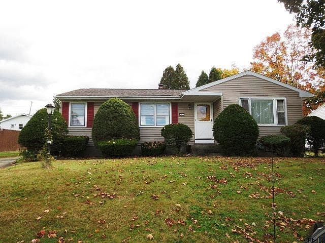1st image of 6 Crestwood Ave