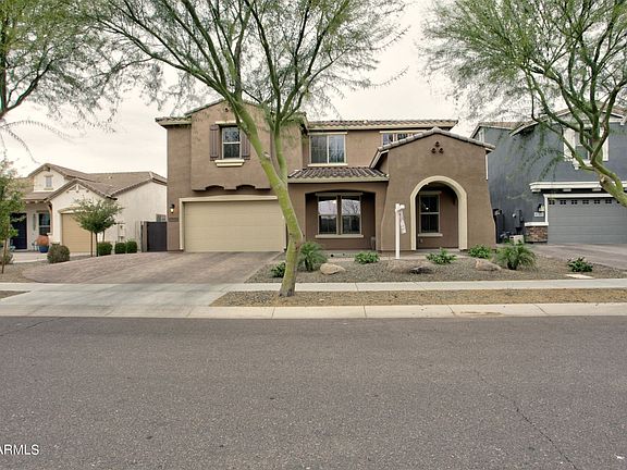 3rd image of 3926 E Mead Dr