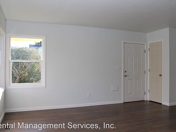 4th image of 1025 NE 84th Ave #10736270