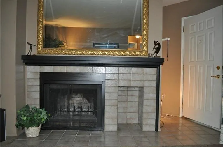 1336 Bellevue Way NE — Photo 9