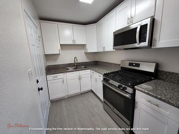 4th image of 3763 Winona Ave