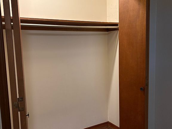5th image of 1007 Cedar St