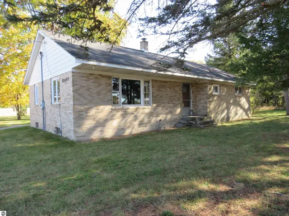 10647 S M 37, Wellston, MI 49689